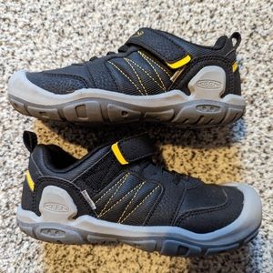 Keen Little Kids Notch Sneaker sz 13